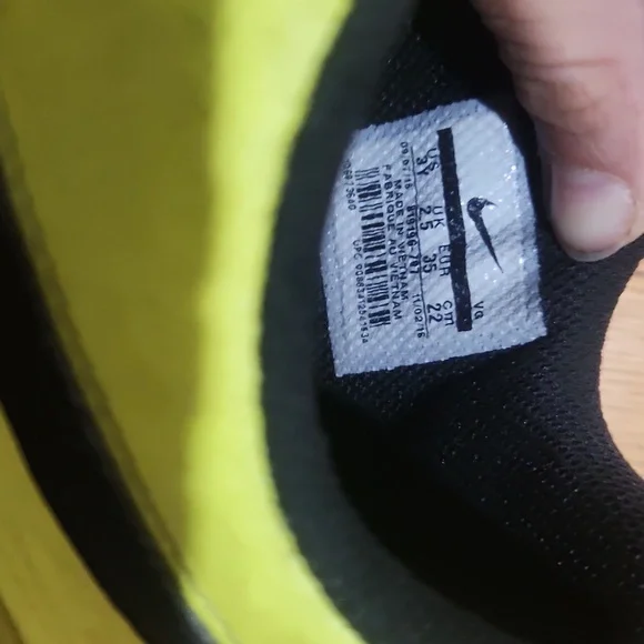 US size 3 soccer shoes - Picture 5 of 5